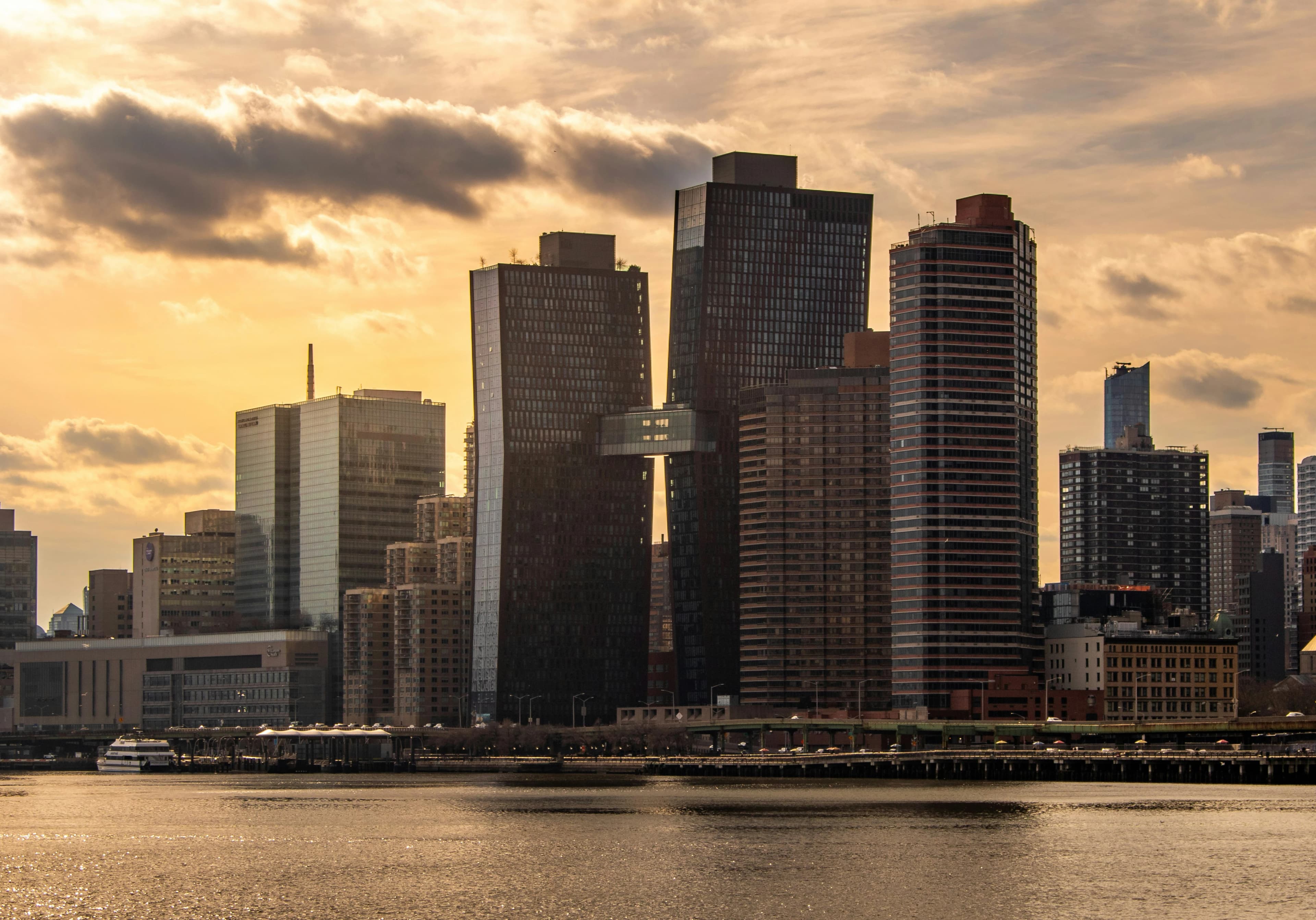 Apartments for sale in New York City — Manhattan skyline at golden hour